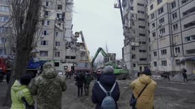 Un immeuble détruit à Dnipro - Image d'illustration 