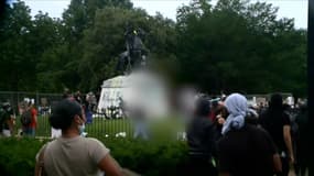 Des manifestants tentent de renverser une statue devant la Maison Blanche 