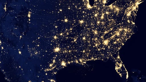 C'est une vision féérique de la planète qui naît grâce à l'œil du satellite Suomi NPP.