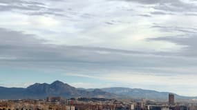 Vue générale d'Alicante, en Espagne, où se tient une réunion sur un projet de pipeline destiné au transport d'hydrogène vert en amont d'un sommet des pays du Sud de l'UE (EU Med), le 9 décembre 2022