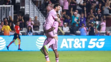 Lionel Messi célèbre son doublé face à Orlando (3-1) en Leagues Cup avec Josef Martinez, le 2 août 2023