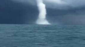 Une spectaculaire trombe marine filmée sur la mer Noire