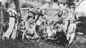 Une photo datant d'avril 1944 d'enfants juifs d'Izieu avant leur déportation dans des camps nazis