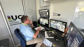 Le commissaire du camion VAR de l'UCI sur le Tour de France 2025
