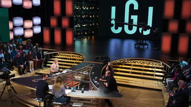 Le Grand Journal de Canal+ devrait être reconduit à la rentrée de spetembre 2016, selon le directeur des antennes.