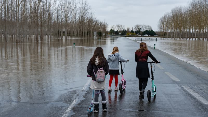 "Plusieurs journées en une": la rentrée s'annonce difficile pour les familles touchées par les crues