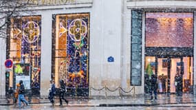 Les Champs-Élysées sous la neige
