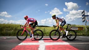 Magnus Cort Nielsen (à gauche) sur le Tour de France 2022