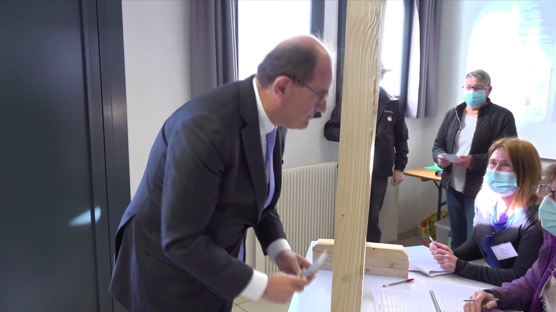 Jean Castex vote à Prades, le 10 avril 2022, pour le premier tour de l'élection présidentielle Jean Castex vote à Prades, le 10 avril 2022, pour le premier tour de l'élection présidentielle