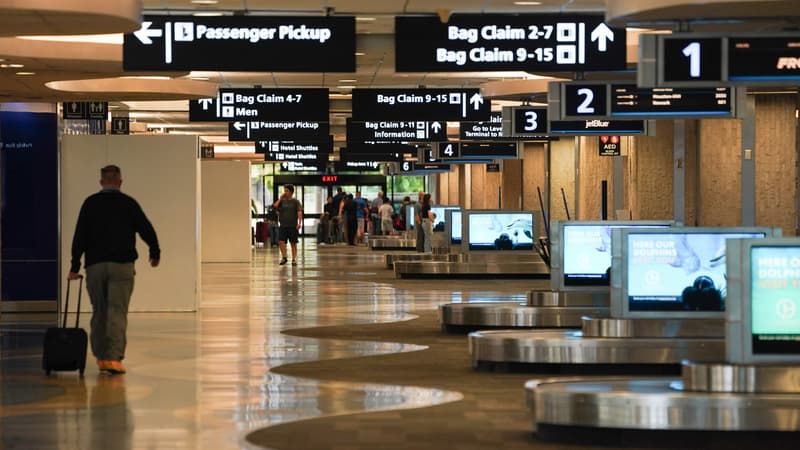 "Un clin d'oeil amusant": l'interdiction de pyjamas à l'aéroport de Tampa, en Floride, était une blague, se défend l'aéroport