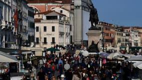 Une foule à Venise 