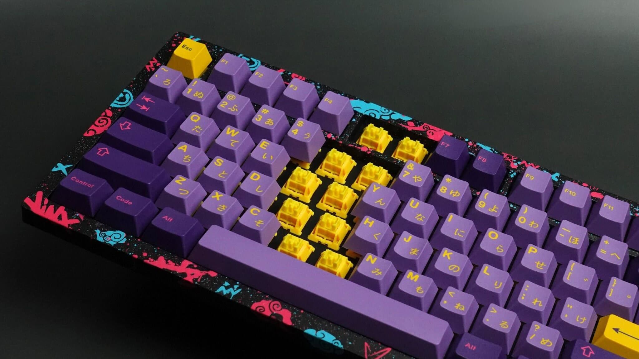 Clavier mécanique personnalisé dans l'esprit de League of legends. Clavier mécanique personnalisé dans l'esprit de League of legends.