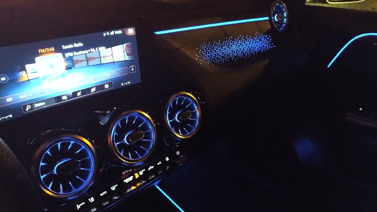 L'EQA bénéficie de la jolie intégration développée par Mercedes pour ses écrans tactiles.
