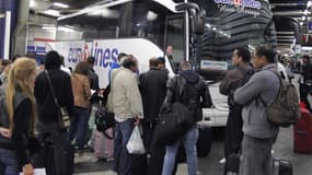 Il s'agit de "50 millions d'euros d'allègement supplémentaire de trésorerie en faveur du transport routier de voyageurs", ont expliqué le ministre des Comptes publics, Gérald Darmanin, et le secrétaire d'Etat aux Transports Jean-Baptiste Djebbari