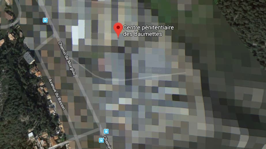 La prison des Baumettes, dans les environs de Marseille, fait l'objet d'un floutage sur Google Maps. La prison des Baumettes, dans les environs de Marseille, fait l'objet d'un floutage sur Google Maps.