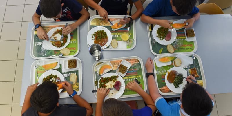 Deux enfants nourris de pain et d'eau car leurs parents ne payaient pas la cantine