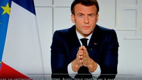 Emmanuel Macron à l'Elysée durant son allocution diffusée sur BFMTV, à Paris le 31 mars 2021