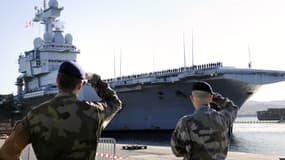 Le porte-avions Charles de Gaulle en février 2011 à Toulon. (photo d'illustration) 