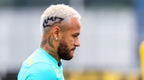 La coupe inspiré de Batman portée par Neymar avec le Brésil en novembre 2021