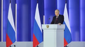 Vladimir Poutine lors de son discours devant les parlementaires russes, le 21 février 2023.