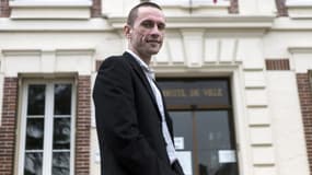 En mars 2014, Cyril Nauth (FN), un enseignant de 33 ans, a été élu à la tête de Mantes-la-Ville