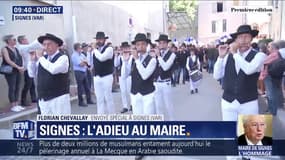Obsèques au maire de Signes: une musique traditionnelle interprétée pour rendre hommage à Jean-Mathieu Michel