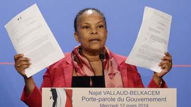 Christiane Taubira, ministre de la Justice, a brandi ce mercredi devant la presse les documents "remontés à la chancellerie".