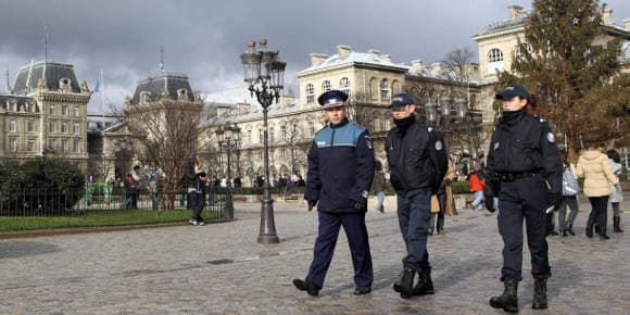 Près de 27% des personnes mises en cause par la police pour vol en 2012, sont des étrangers. Près de 27% des personnes mises en cause par la police pour vol en 2012, sont des étrangers.