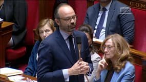 Edouard Philippe a répondu aux critiques de la droite lors des questions au gouvernement.