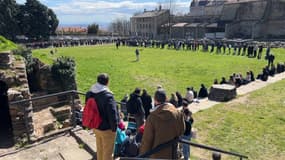 La file d'attente, ce mercredi 19 mars, pour l'ouverture de la billetterie des Nuits de Fourvière