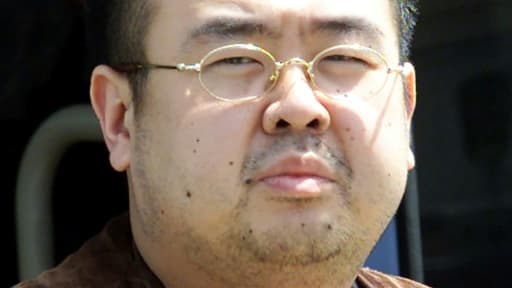 Kim Jong-Nam, ici une photo du 4 mai 2001 à Narita au Japon, le demi-frère assassiné du dirigeant nord-coréen Kim Jong-Un