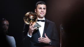 Rodri et son Ballon d'or, à Paris le 29 octobre 2024