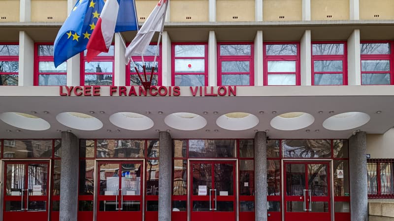 Un Ã©lÃ¨ve interpellÃ© pour avoir menacÃ© de commettre une tuerie de masse dans un lycÃ©e...