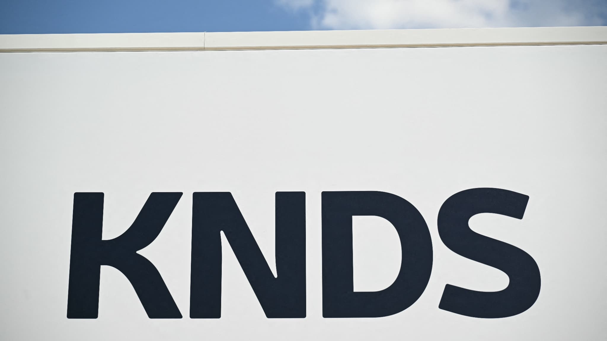 Cher'deki KNDS Silah Fabrikası Yangını Kontrol Altına Alındı