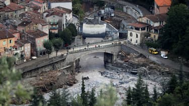Vue aérienne de Breil-sur-Roya touché par des pluies et des crues violentes, le 5 octobre 2020 dans les Alpes-Maritimes, près de la frontière italienne.