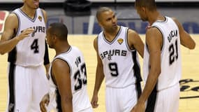 Tony Parket et Tim Duncan