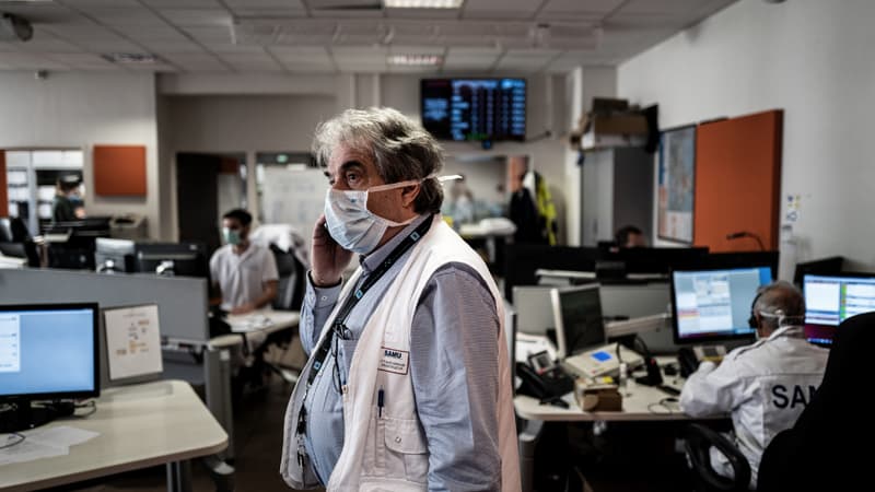 Un médecin du Samu à l'hôpital Edouard Herriot de Lyon, mars 2020.