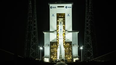 La fusée Ariane 6 de l'Agence spatiale européenne (ESA) est vue avant son lancement inaugural au Centre spatial guyanais à Kourou, en Guyane française, le 3 mars 2025.