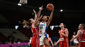 La Française Janelle Salaün face à la Suisse le 21 juin 2025 au Pirée (Grèce)