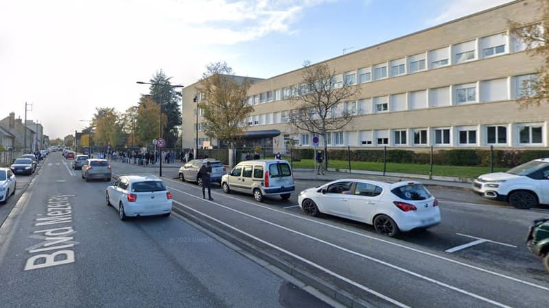 Les abords du lycée Alain, à Alençon.