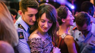 Pierre Niney et Anaïs Demoustier dans Sauver ou périr