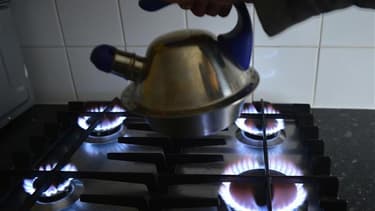 Le tarif réglementé du gaz pour les ménages augmentera en France de 0,5% au 1er juillet, selon un arrêté publié dimanche au Journal officiel et prenant en compte un nouveau mode de calcul qui en limite la hausse. /Photo d'archives/REUTERS/Nigel Roddis