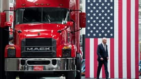 Joe Biden dans l'usine de camions Mack à Macungie (Pennsylvanie) le 28 juillet 2021