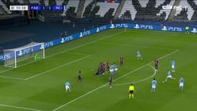 Le coup franc de Riyad Mahrez