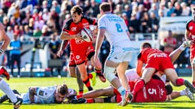 Baptiste Serin assure la continuité du jeu en dynamitant la défense du MHR, le 23 mars 2024.