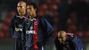 Aloisio, Ronaldinho et Anelka lors du match de Coupe de l'UEFA PSG-Glasgow Rangers le 6 décembre 2001
