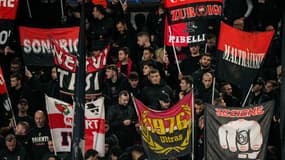 Des supporters de l'AC Milan au Parc des Princes lors de PSG-AC Milan (3-0), le 25 octobre 2023