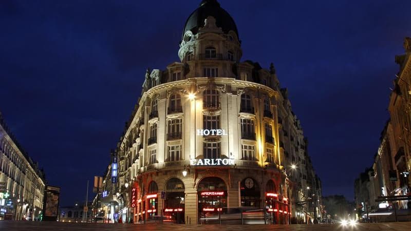 L'instruction par trois juges lillois de l'affaire de proxénétisme dite du Carlton de Lille, dans laquelle Dominique Strauss-Kahn est mis en examen, est close, a annoncé lundi le procureur de la République de Lille. /Photo d'archives/REUTERS/Benoît Tessie