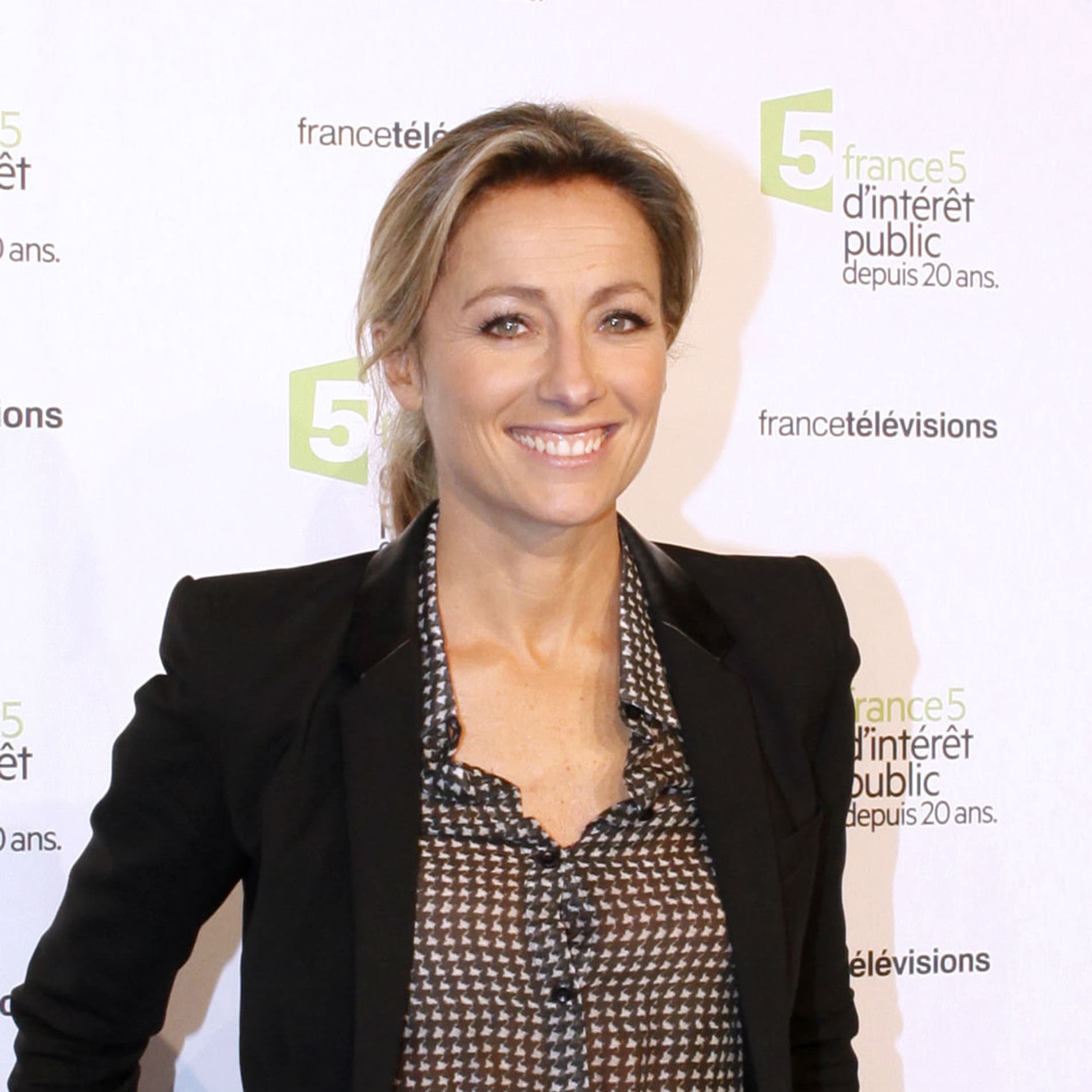 Anne-Sophie Lapix dans le viseur du CSA après les propos polémiques de  Robert Ménard