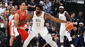 Le basketteur américain Joel Embiid avec Team USA face au Canada le 10 juillet 2024
